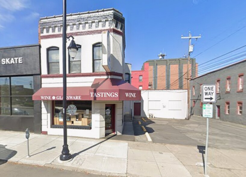 Primary Photo Of 222 S Washington St, Spokane General Retail For Sale