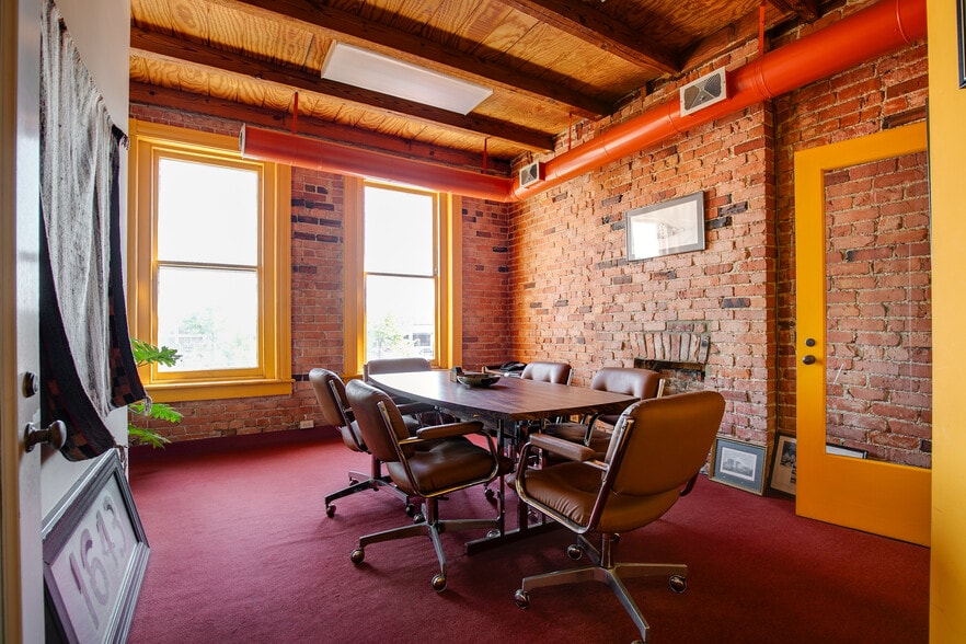 More Photos Of 1641 W Broad St, Richmond Office For Sale