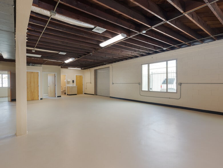 More Photos Of 11708 Inglewood Ave, Hawthorne Warehouse For Sale