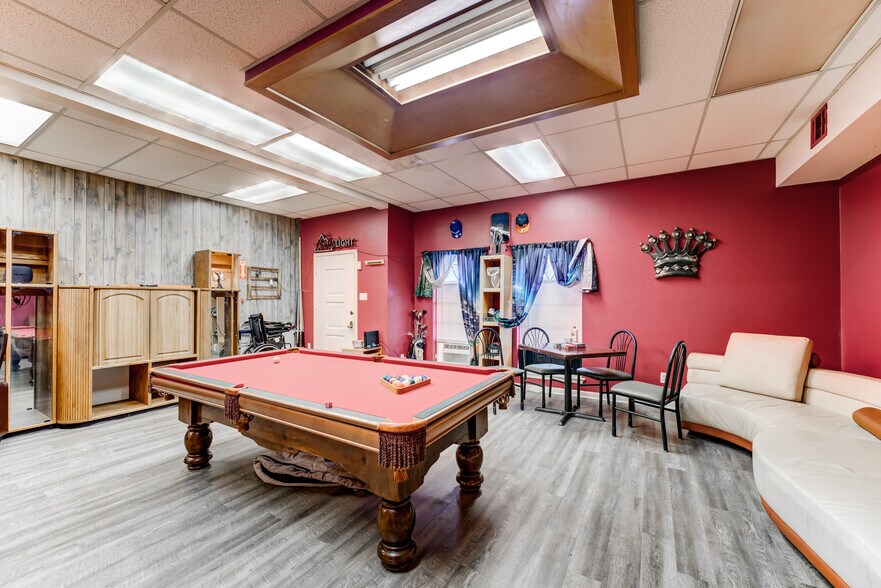 More Photos Of 811 N Travis St, Liberty Apartments For Sale