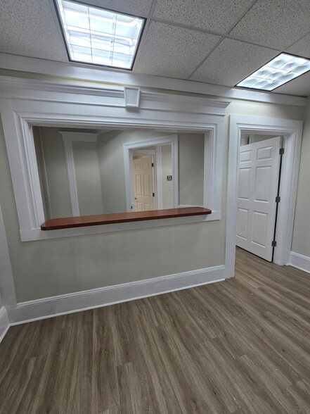 More Photos Of 7247 Amboy Rd, Staten Island Office Residential For Lease