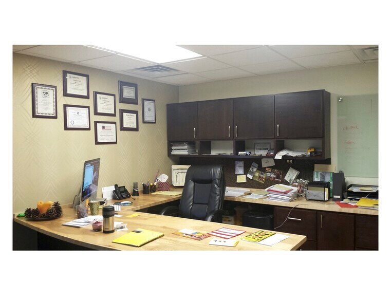 More Photos Of 4042-4044 N Elston Ave, Chicago Storefront Retail Office For Lease