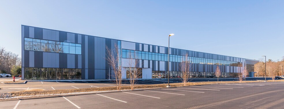 More Photos Of 172 Middlesex Tpke, Bedford Light Manufacturing For Lease