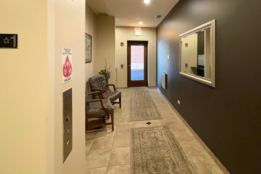 More Photos Of 3556 Western Ave, Highland Park Apartments For Sale