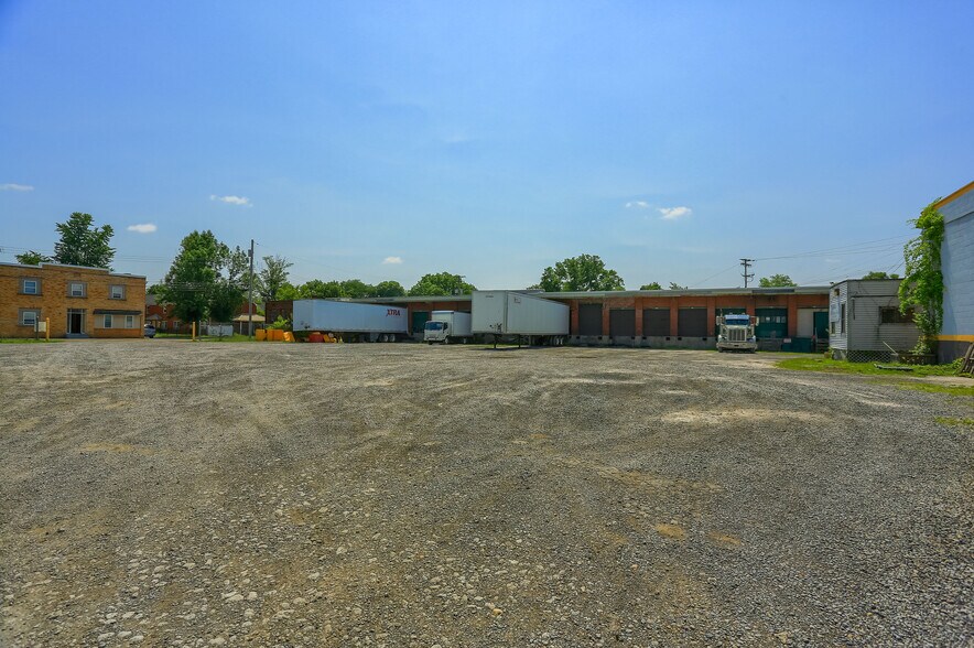 More Photos Of 98 Sproul St, McKees Rocks Truck Terminal For Sale