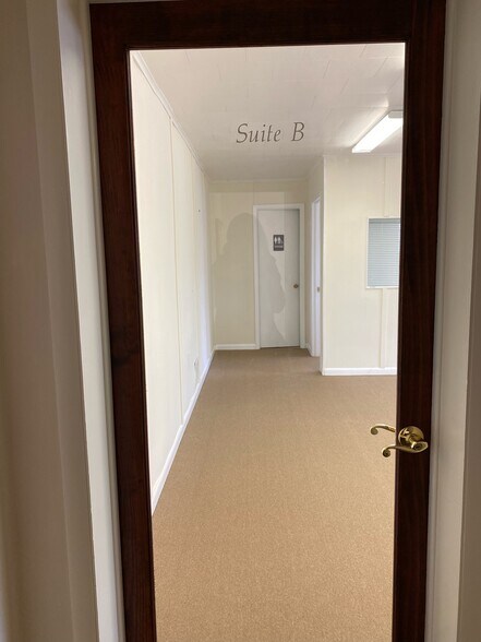 More Photos Of 60-90 N 1st St, Zionsville Medical For Lease