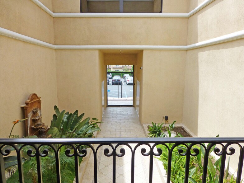 More Photos Of 3262 E Thousand Oaks Blvd, Westlake Village Storefront Retail Office For Lease