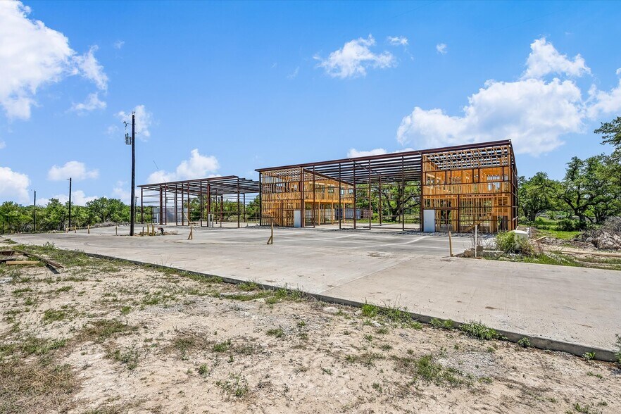 More Photos Of 10020 Darden Hill Rd, Austin Light Distribution For Lease