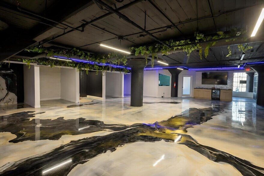 More Photos Of 1114 S Los Angeles St, Los Angeles Warehouse For Sale