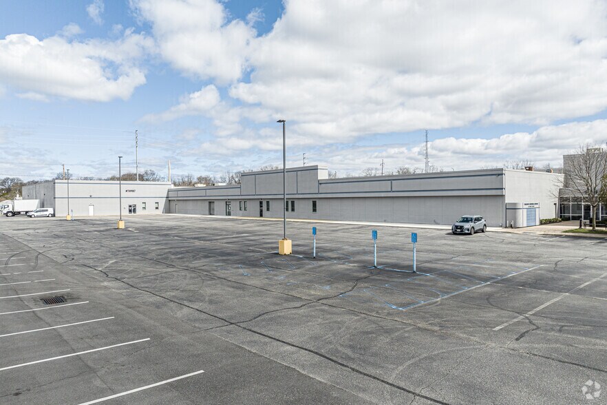 More Photos Of 123 Frost St, Westbury Industrial For Sale