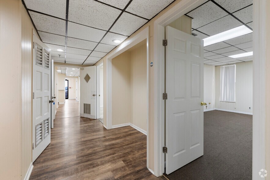 More Photos Of 2480 W 82nd St, Hialeah Warehouse For Lease