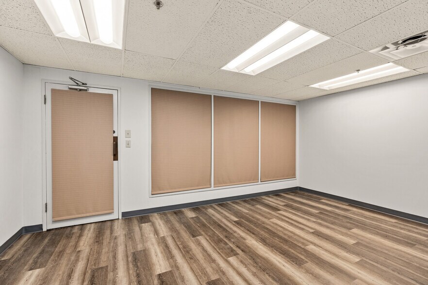 More Photos Of 800 Navarro St, San Antonio Office For Lease