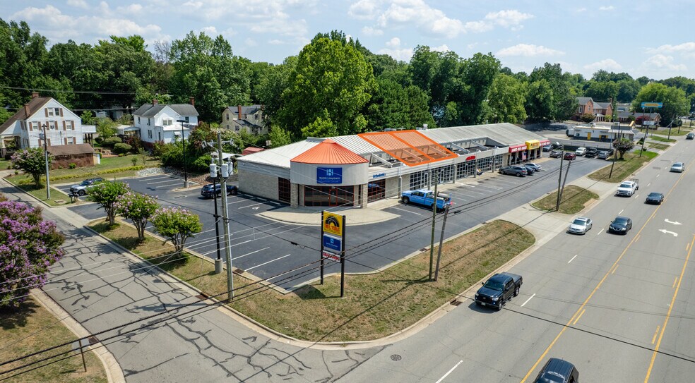 Primary Photo Of 416-424 N Madison Blvd, Roxboro General Retail For Lease