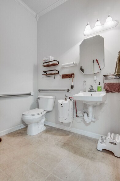 More Photos Of 1212-1216 Gum Branch Rd, Jacksonville General Retail For Sale