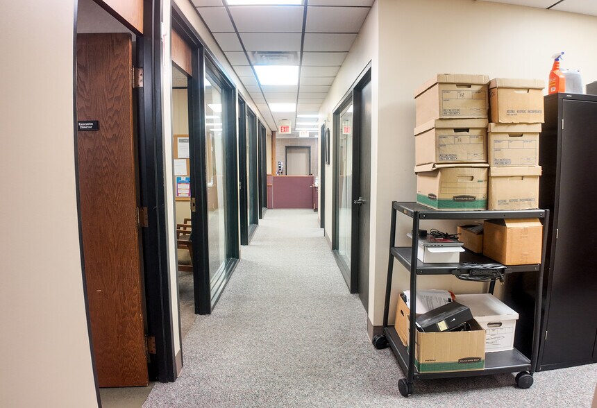 More Photos Of 630 S Minnesota Ave, Sioux Falls Office For Sale