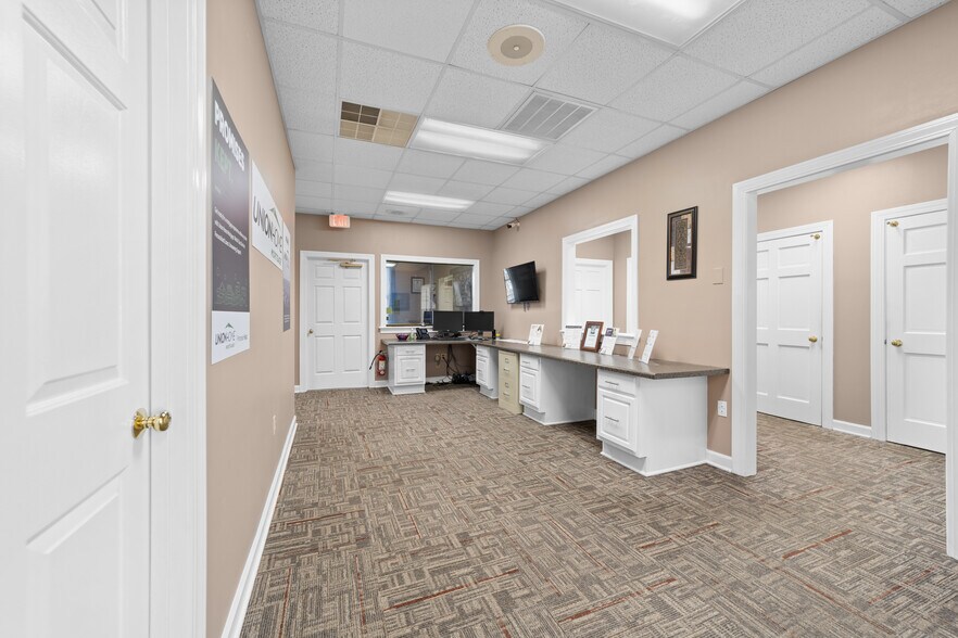 More Photos Of 824 S Dekalb St, Shelby Medical For Sale