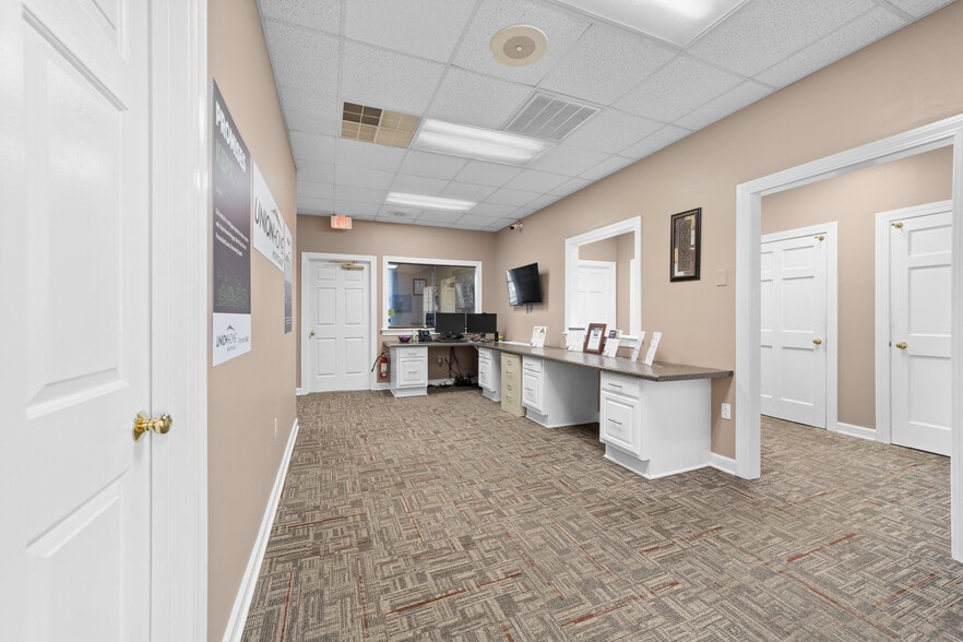 More Photos Of 824 S Dekalb St, Shelby Medical For Sale