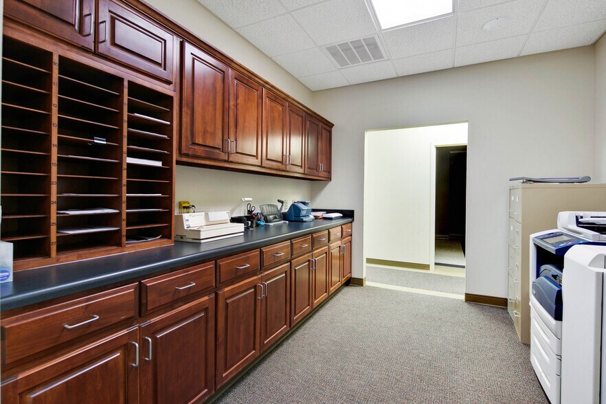 More Photos Of 6205 Raeford Rd, Fayetteville Office For Sale