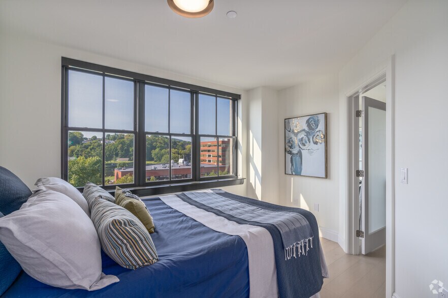 More Photos Of 100 Northampton St, Easton Apartments For Sale