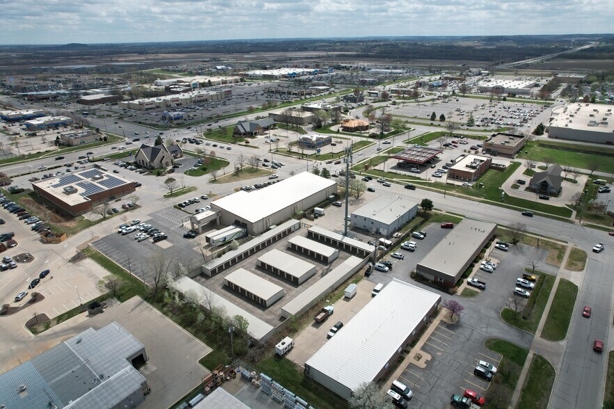 More Photos Of 2300 W 31st St, Lawrence Self Storage For Sale