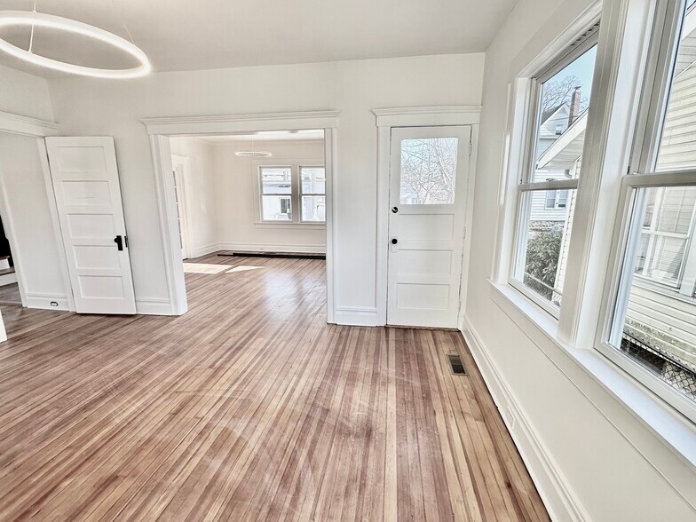 More Photos Of 257 Sound Beach Ave, Old Greenwich Office For Lease