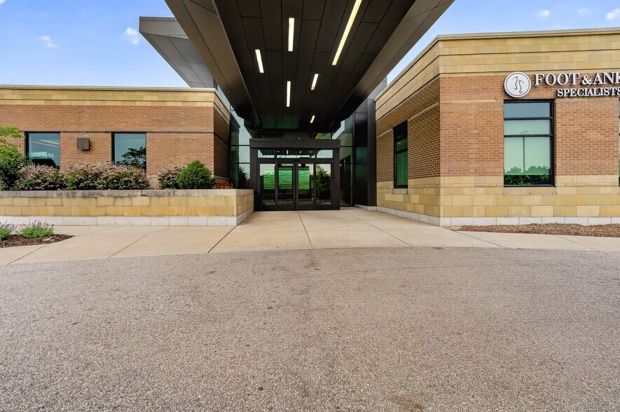 More Photos Of 1450 Farr Rd, Norton Shores Medical For Lease