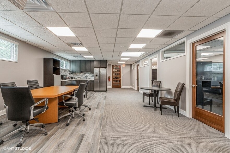 More Photos Of 6500 W College Dr, Palos Heights Flex For Sale