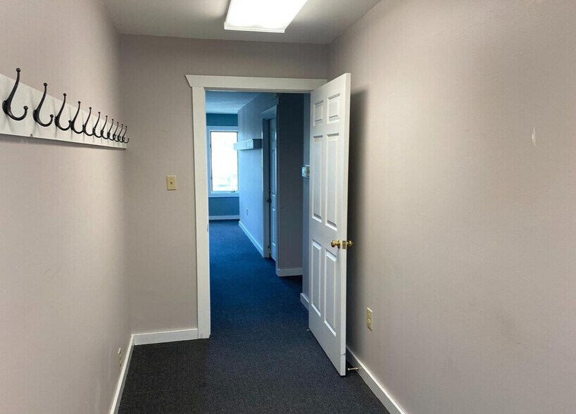 More Photos Of 104 Schubert Dr, Downingtown Office For Lease