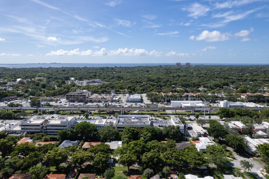 More Photos Of 4675 Ponce de Leon Blvd, Coral Gables Medical For Lease