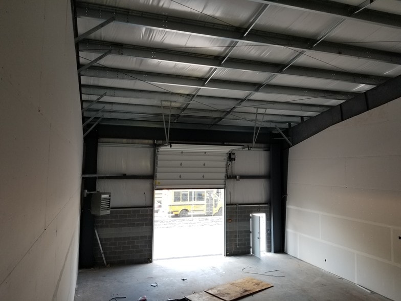 More Photos Of 633 Pierce Ave, Linden Warehouse For Lease