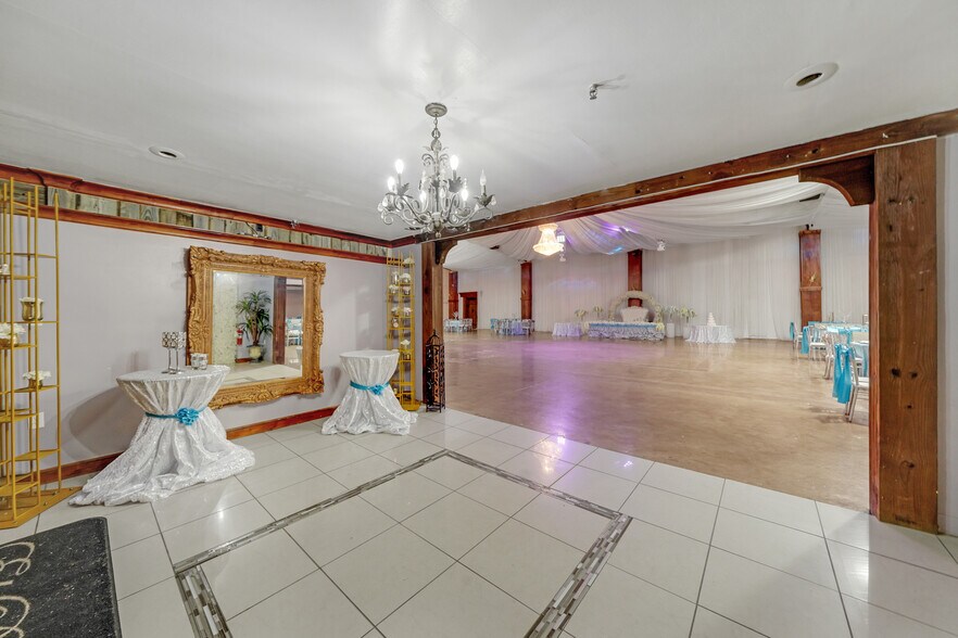 More Photos Of 8012 Endor, Houston Warehouse For Lease