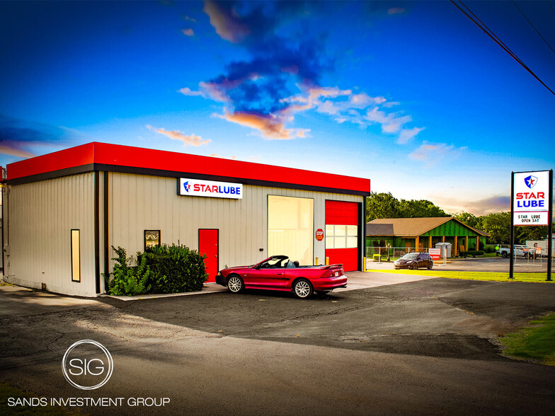 Primary Photo Of 8707 US-59, Grove Service Station For Sale