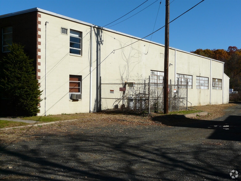 More Photos Of 956-980 Old Colony Rd, Meriden Warehouse For Lease