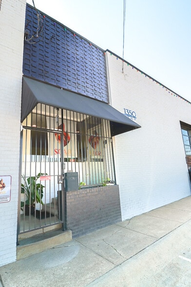 More Photos Of 1350 Chemical St, Dallas Light Manufacturing For Lease