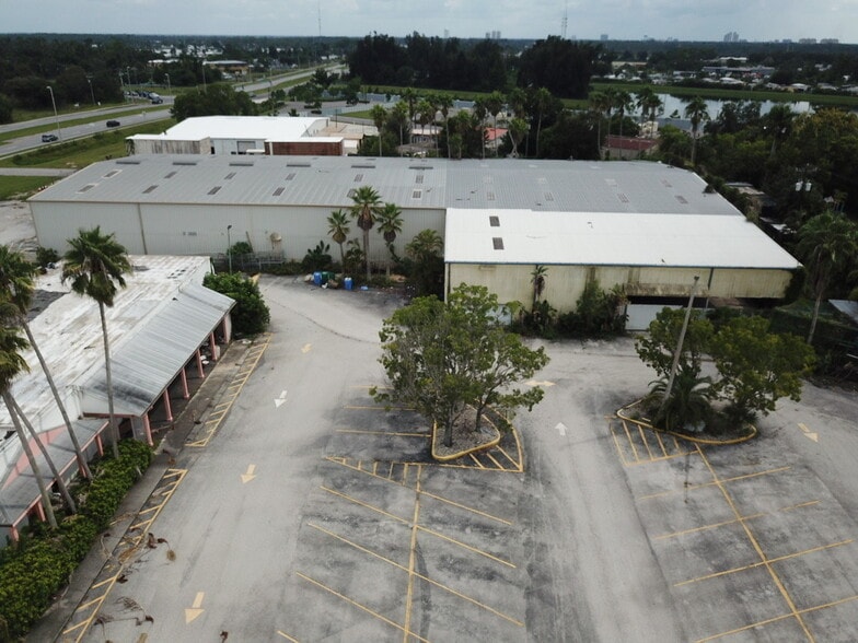 More Photos Of 2787 N Tamiami Trl, North Fort Myers Industrial For Lease