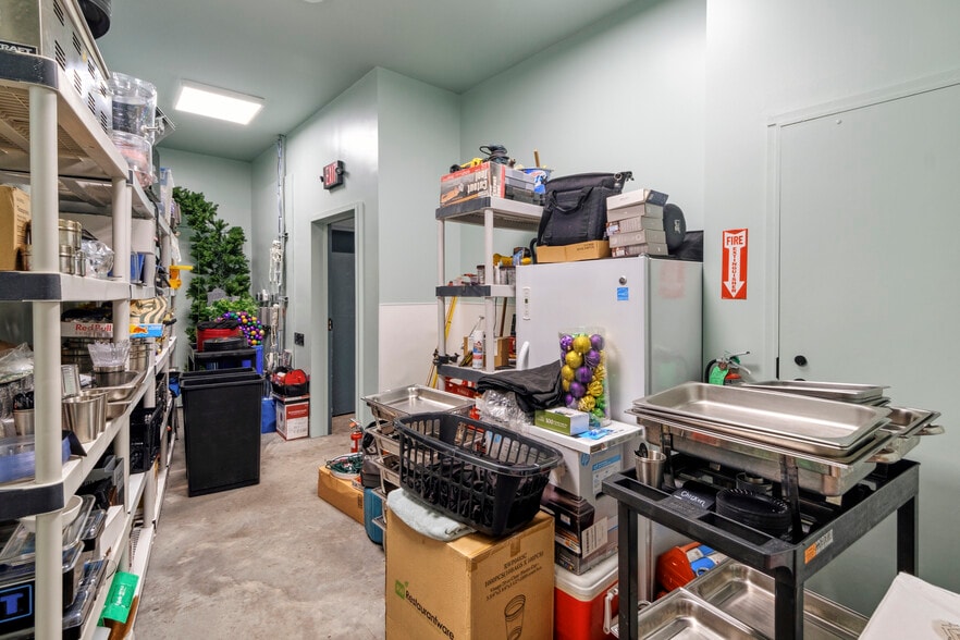 More Photos Of 1131 Tchoupitoulas St, New Orleans Storefront Retail Office For Sale