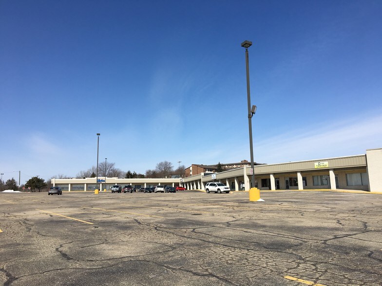 More Photos Of 9127-9191 N 76th St, Milwaukee Unknown For Lease