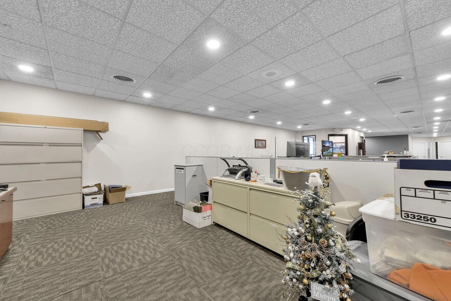 More Photos Of 444-454 E Center St, Marion Office For Sale