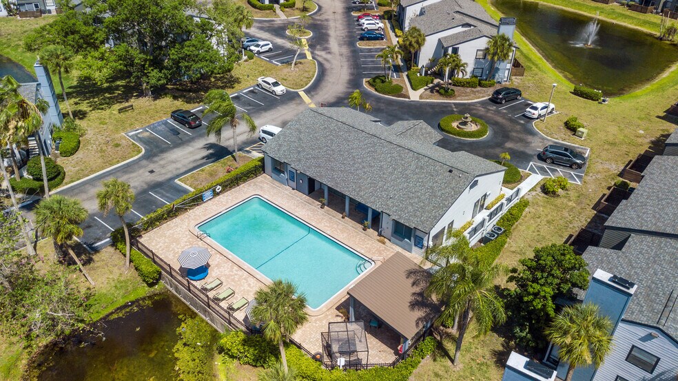 More Photos Of 5933 28th Ave W, Bradenton Apartments For Sale