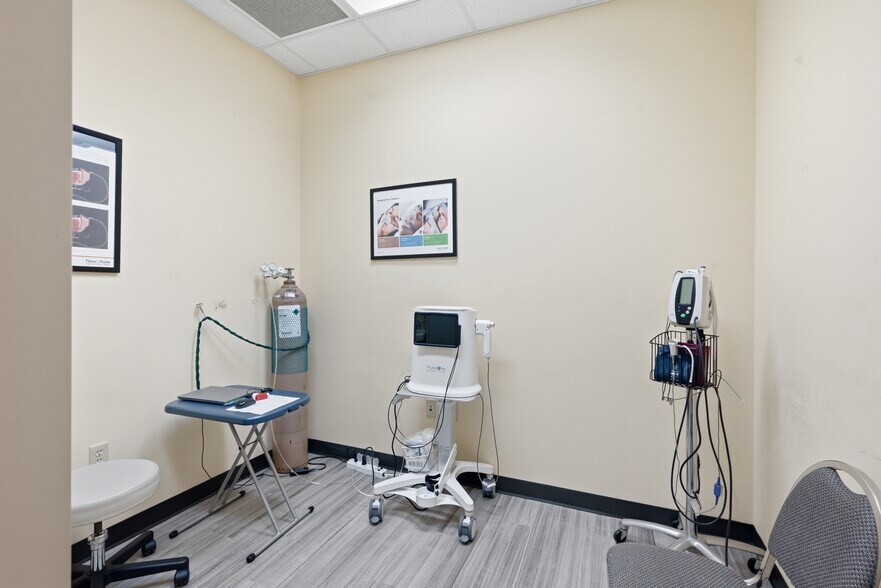 More Photos Of 2900 Felicia St, Nashville Medical For Sale