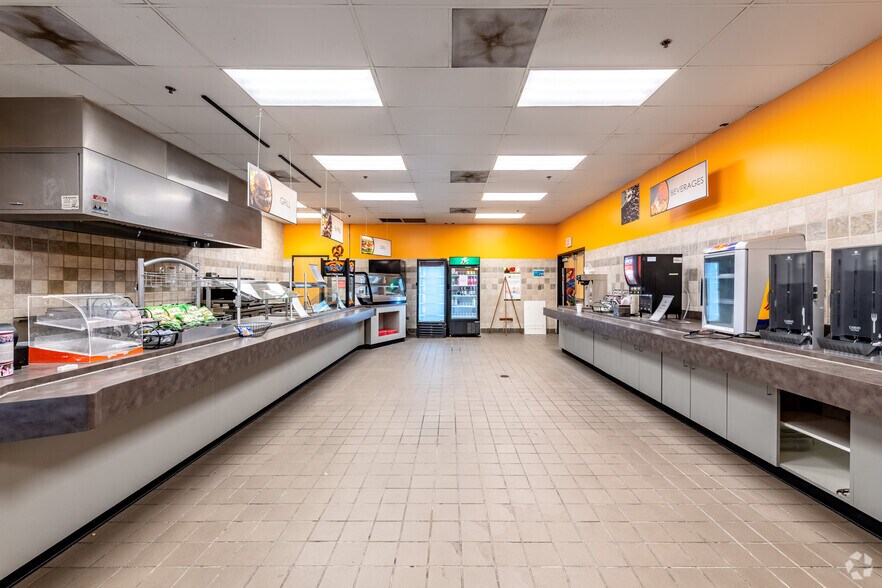 More Photos Of 850-860 W 4th St, Mansfield Freestanding For Lease