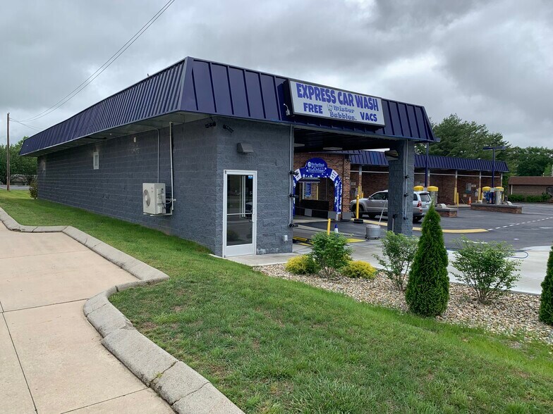 More Photos Of 1767 Hillsboro Blvd, Manchester Specialty For Sale