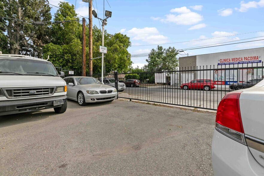 More Photos Of 13632 Van Nuys Blvd, Pacoima Auto Repair For Sale