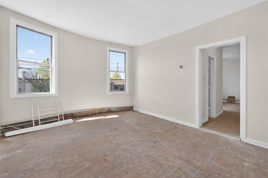 More Photos Of 661 S 18th St, Newark Apartments For Sale