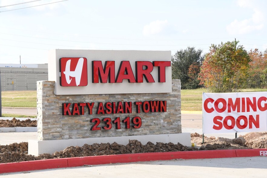 More Photos Of 1227 Grand West Blvd, Katy Coworking Space