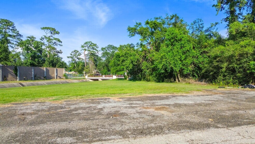 More Photos Of 19002 N I-45, Spring Land For Sale