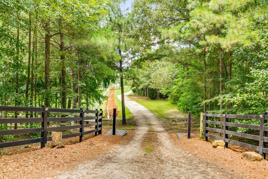 More Photos Of 100 McPherson Rd, Villa Rica Lodge Meeting Hall For Sale