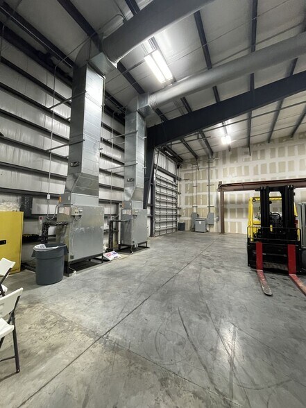 More Photos Of 1402 Bridgeview Dr, Port Allen Light Manufacturing For Lease