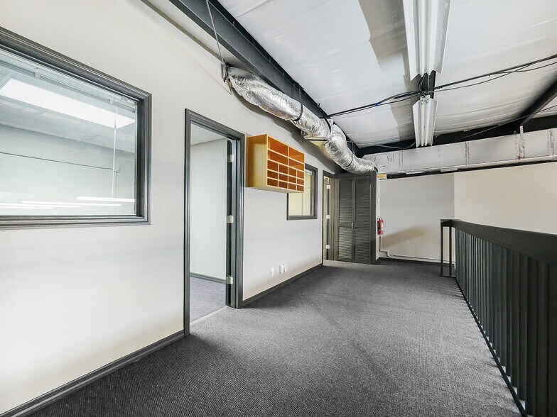 More Photos Of 5567 Taylor Rd, Naples Warehouse For Lease