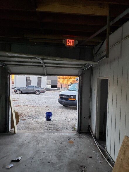 More Photos Of 626 W Carolina Ave, Hartsville Showroom For Sale